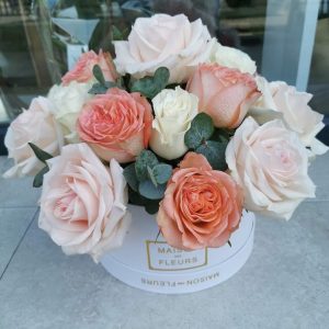 Aranjament trandafiri pastel